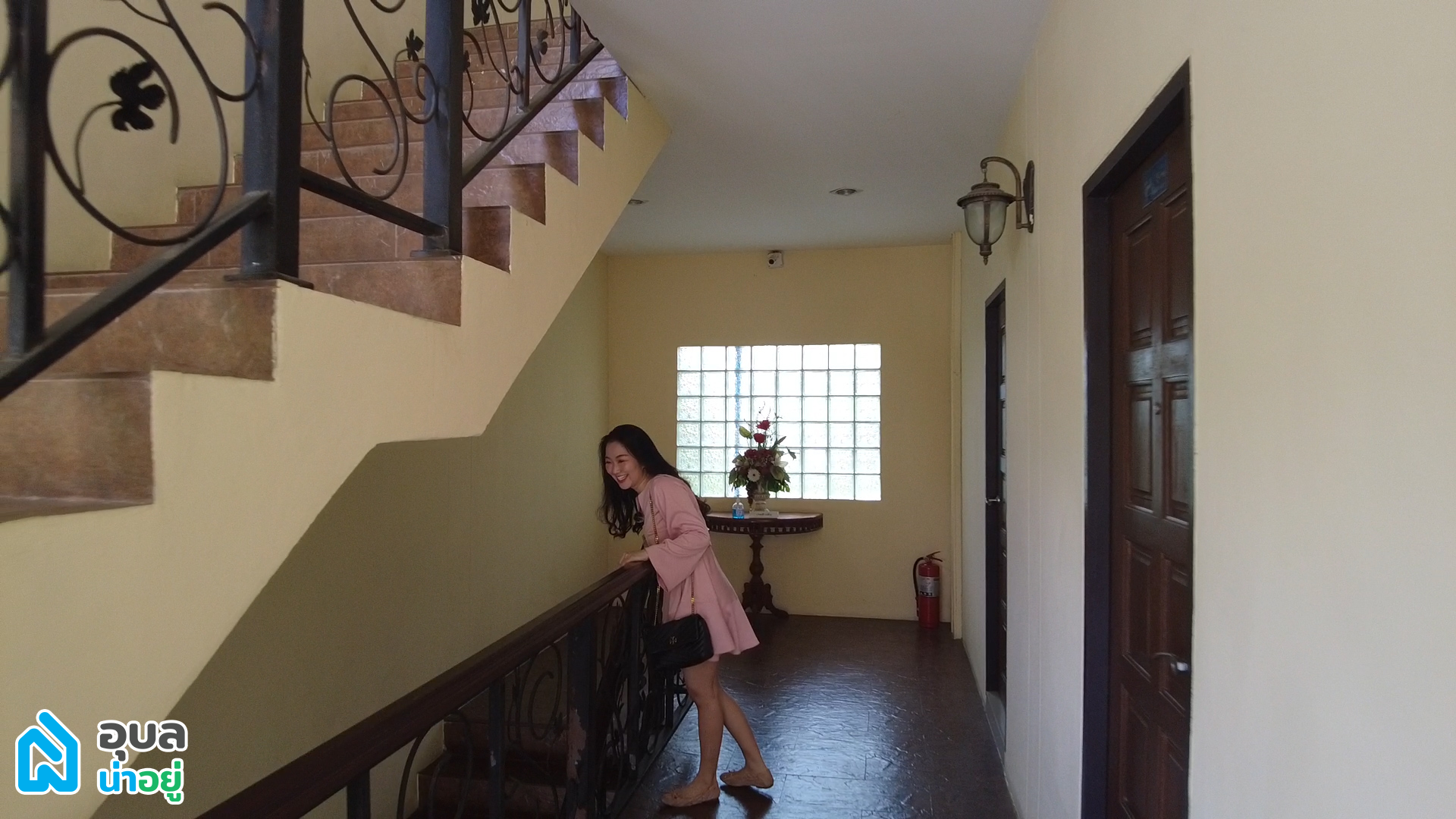 The Nine Mansion บันไดทางขึ้น
