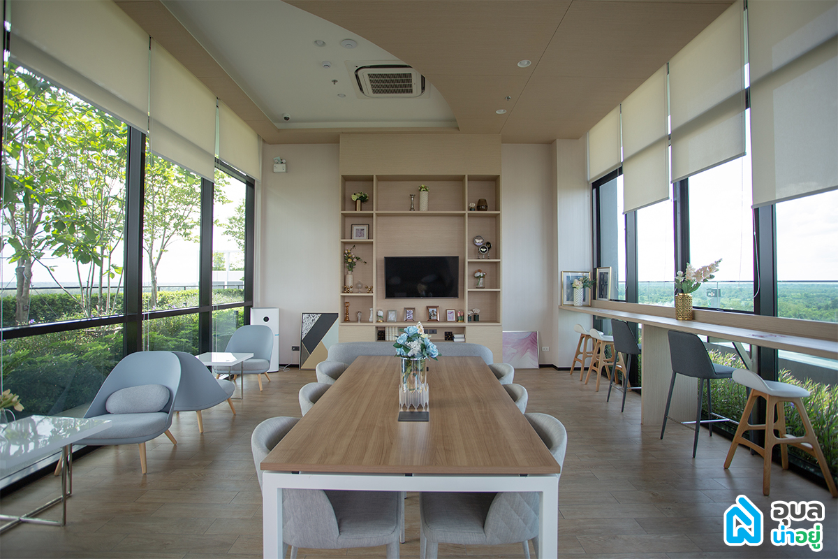 ห้องนั่งเล่น - Escent Ubonratchathani