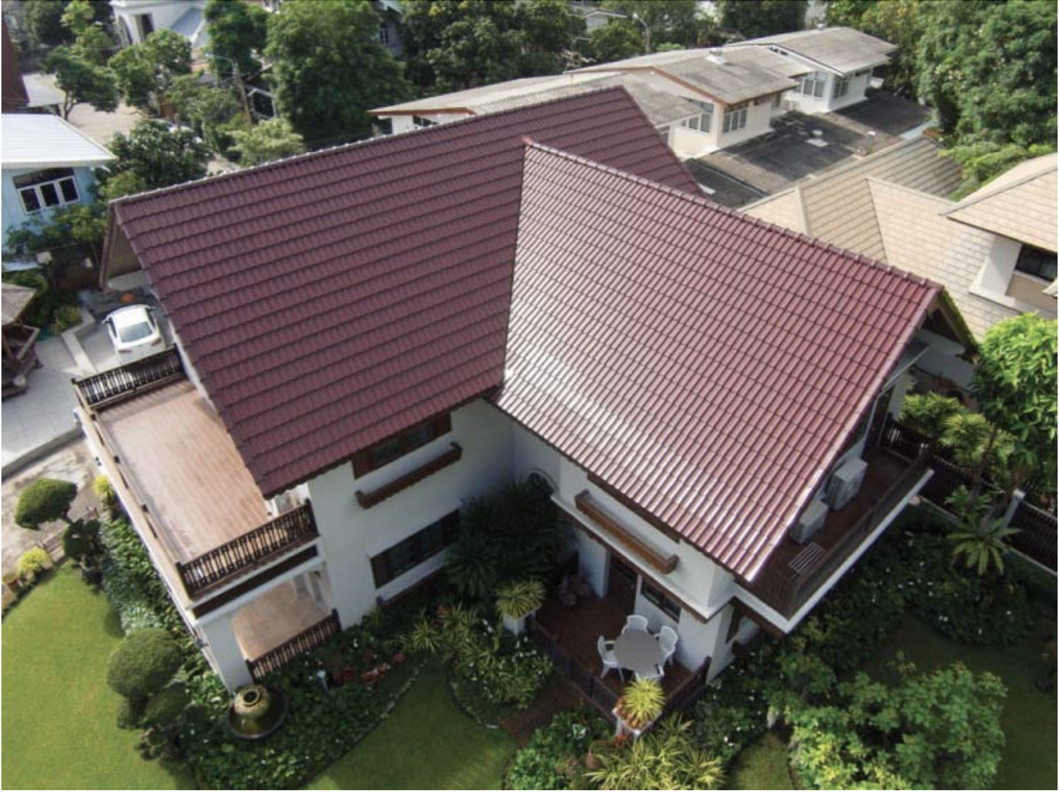กระเบื้องหลังคาเซรามิก