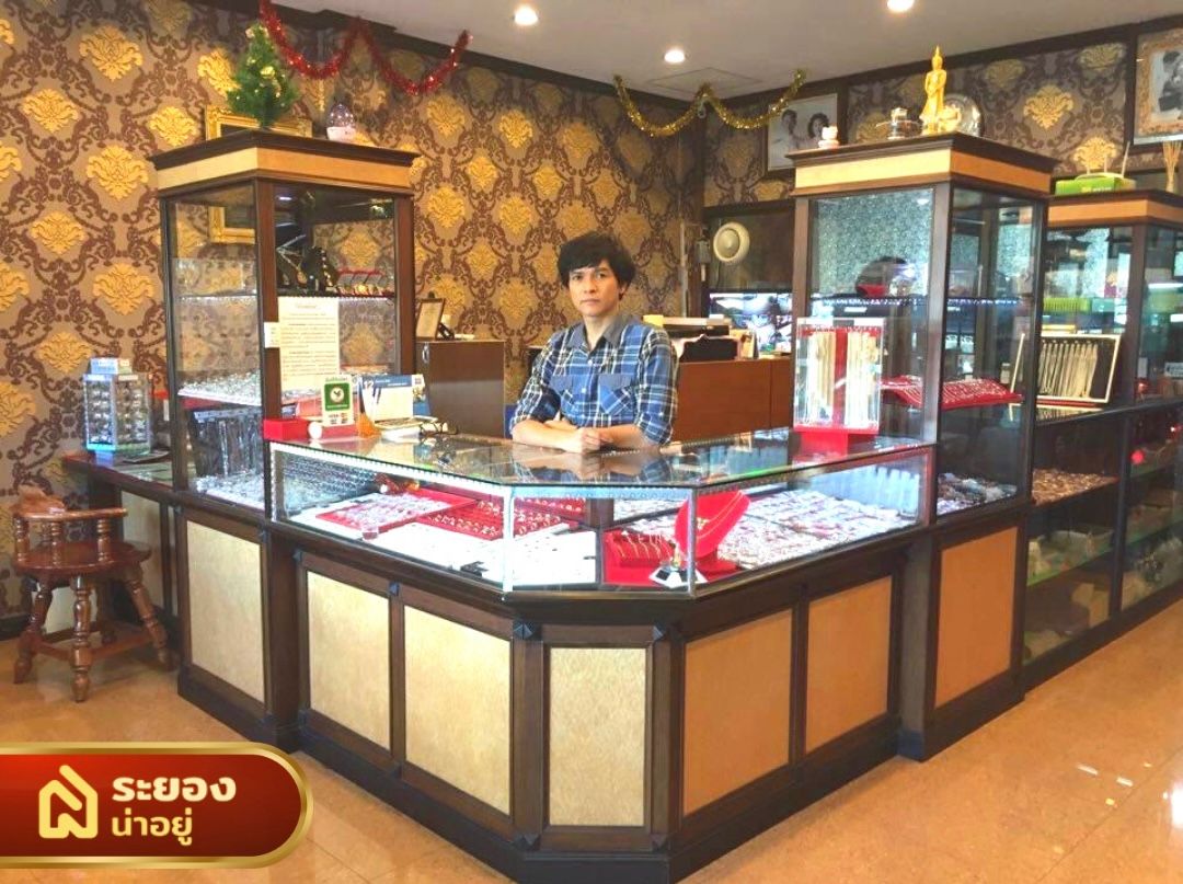 เลี่ยมพระระยอง