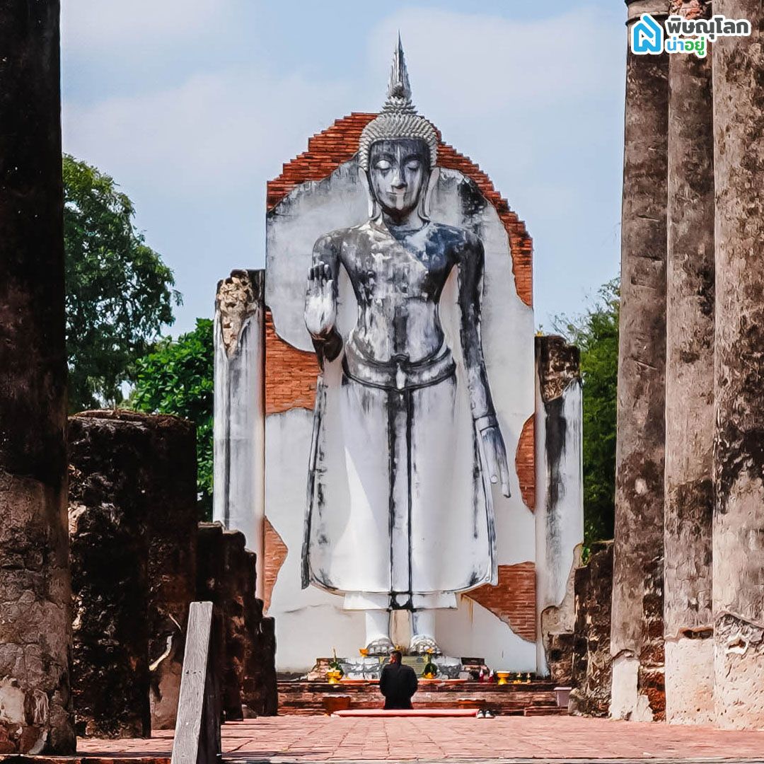 โบราณสถานแนวกำแพงพระราชวังจันทนท์ที่เที่ยวพิษณุโลก