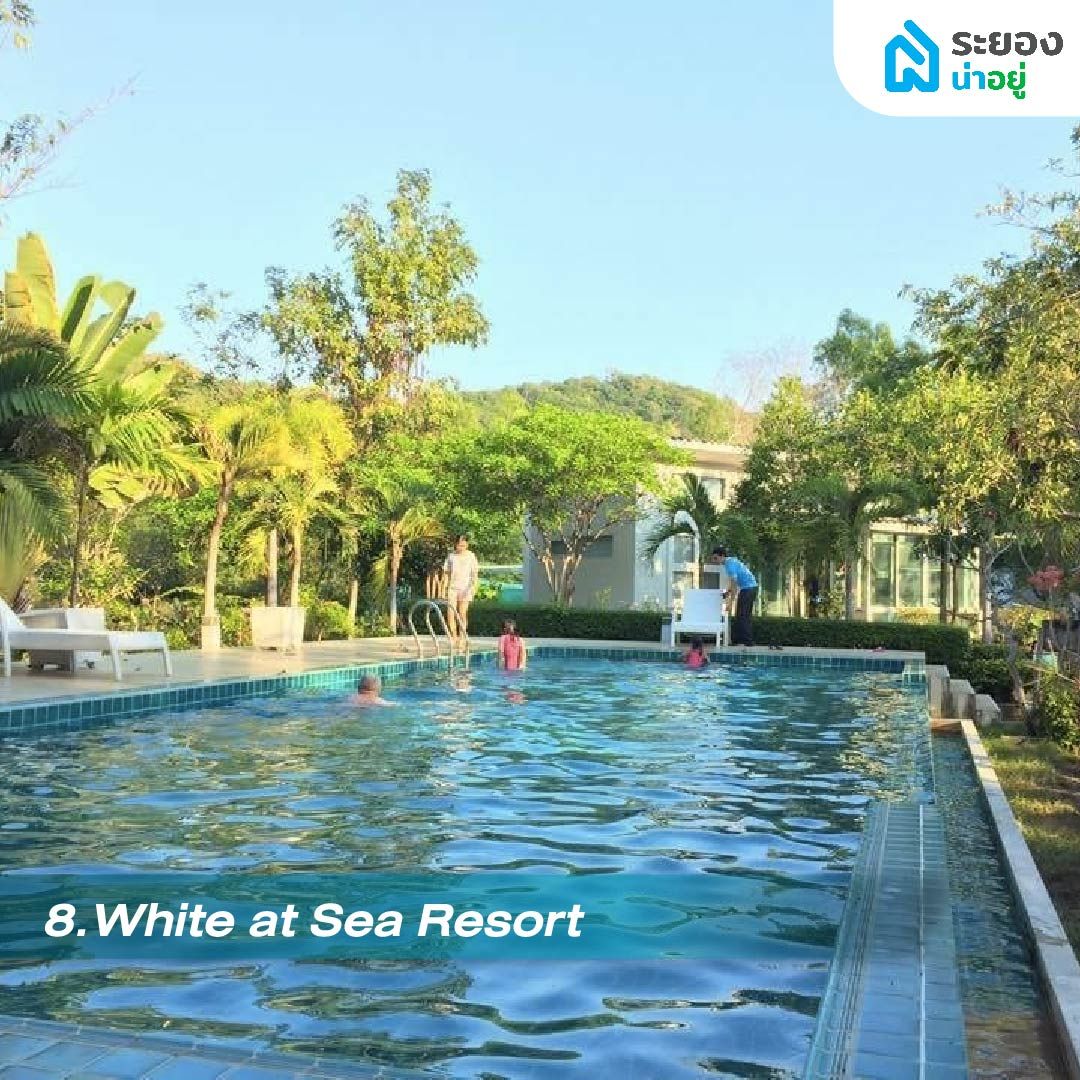 White at Sea Resort
