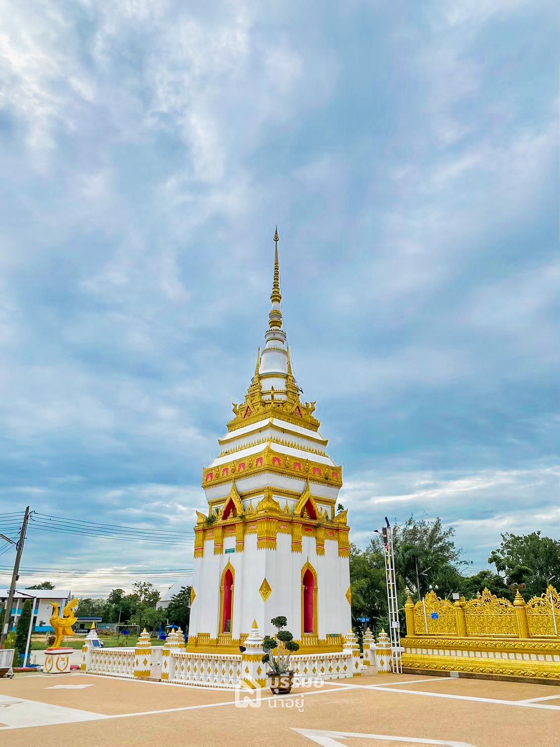  พระธาตุหงษ์ทองคำ